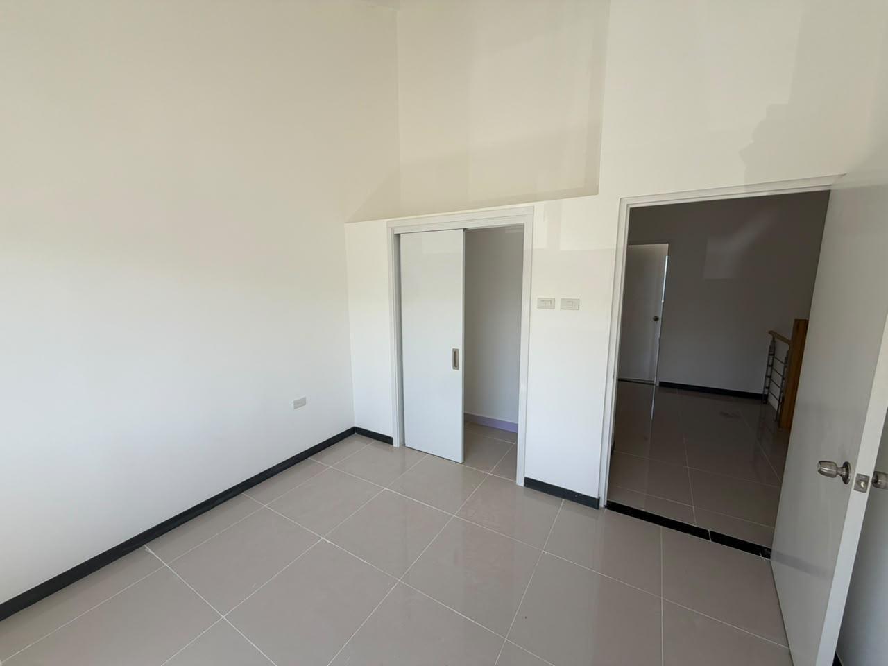 Townhouse For Rent: EDMUND RIDGE ESTATE PHASE, Montego Bay | $210,000 photo 5