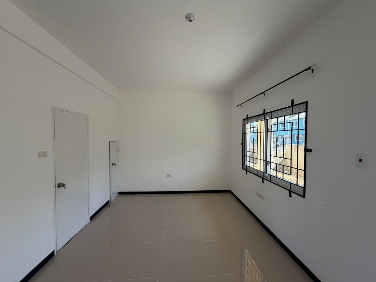 Townhouse For Rent: EDMUND RIDGE ESTATE PHASE, Montego Bay | $210,000 photo 11