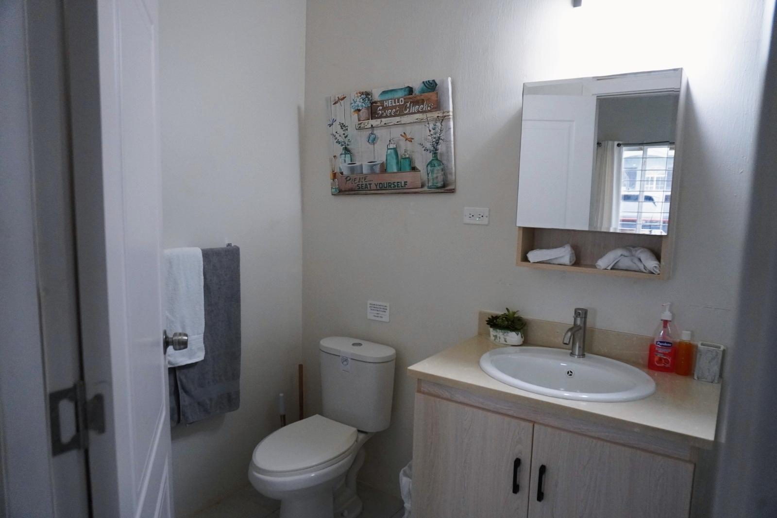 House For Rent: CAMELOT DRIVE DISCOVERY B, Runaway Bay | $1,200 photo 17