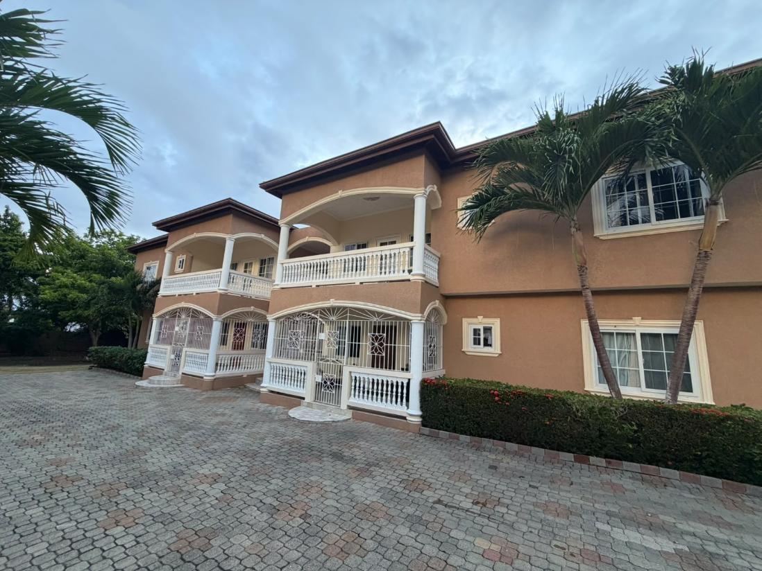 Apartment For Sale: BALMORAL HEIGHTS TOWER IS, Tower Isle | $920,000 photo 2