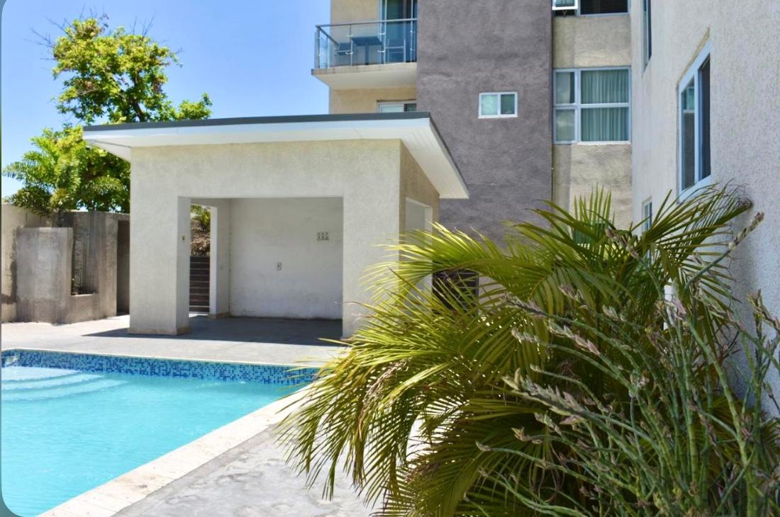 Apartment For Rent: SURBITON ROAD, KINGSTON, Kingston 10 | $1,400