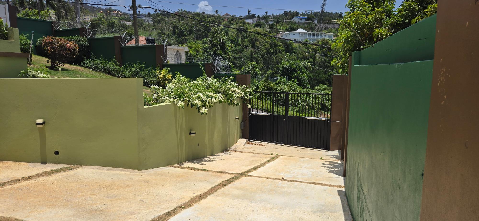 Apartment For Rent: TORADO HEIGHTS, Ironshore | $1,300 photo 4