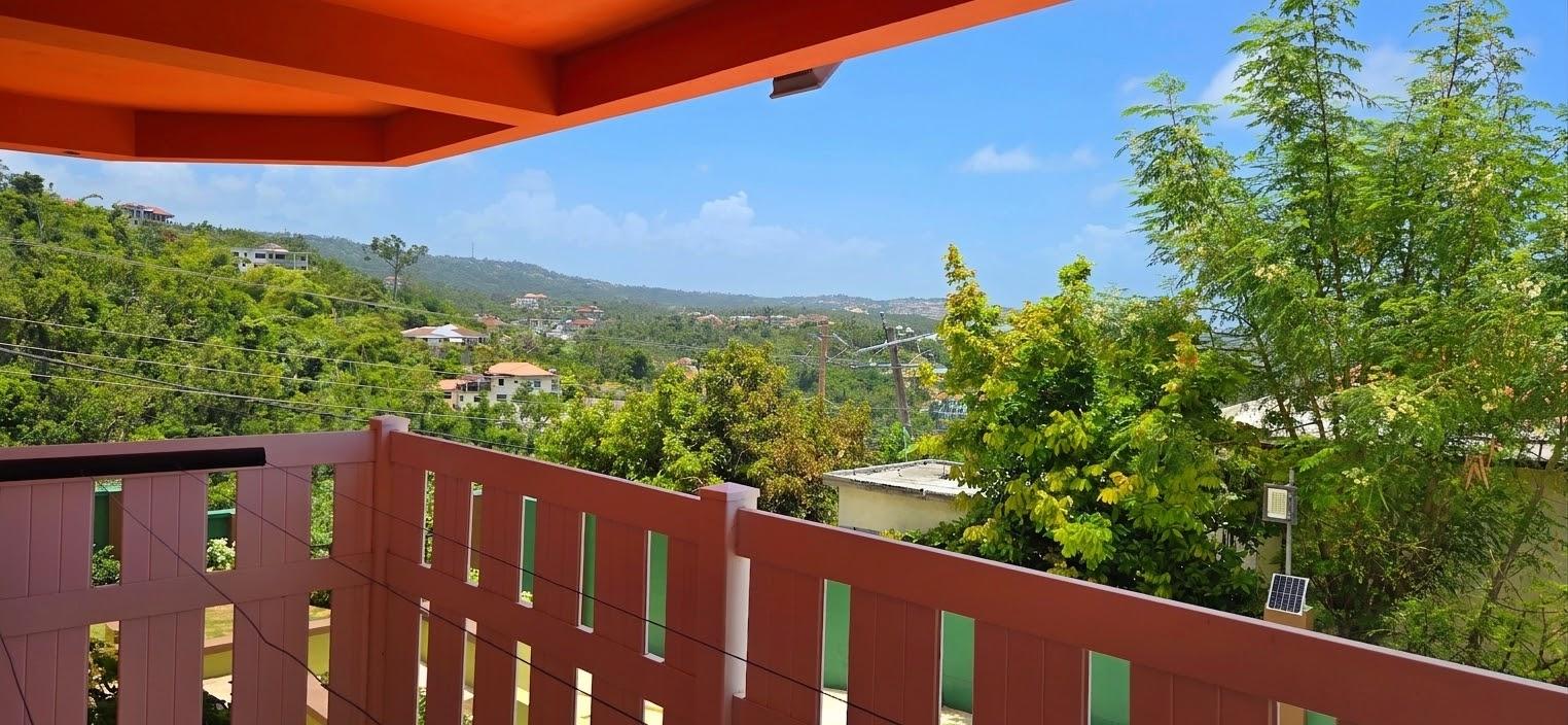 Apartment For Rent: TORADO HEIGHTS, Ironshore | $1,300 photo 8