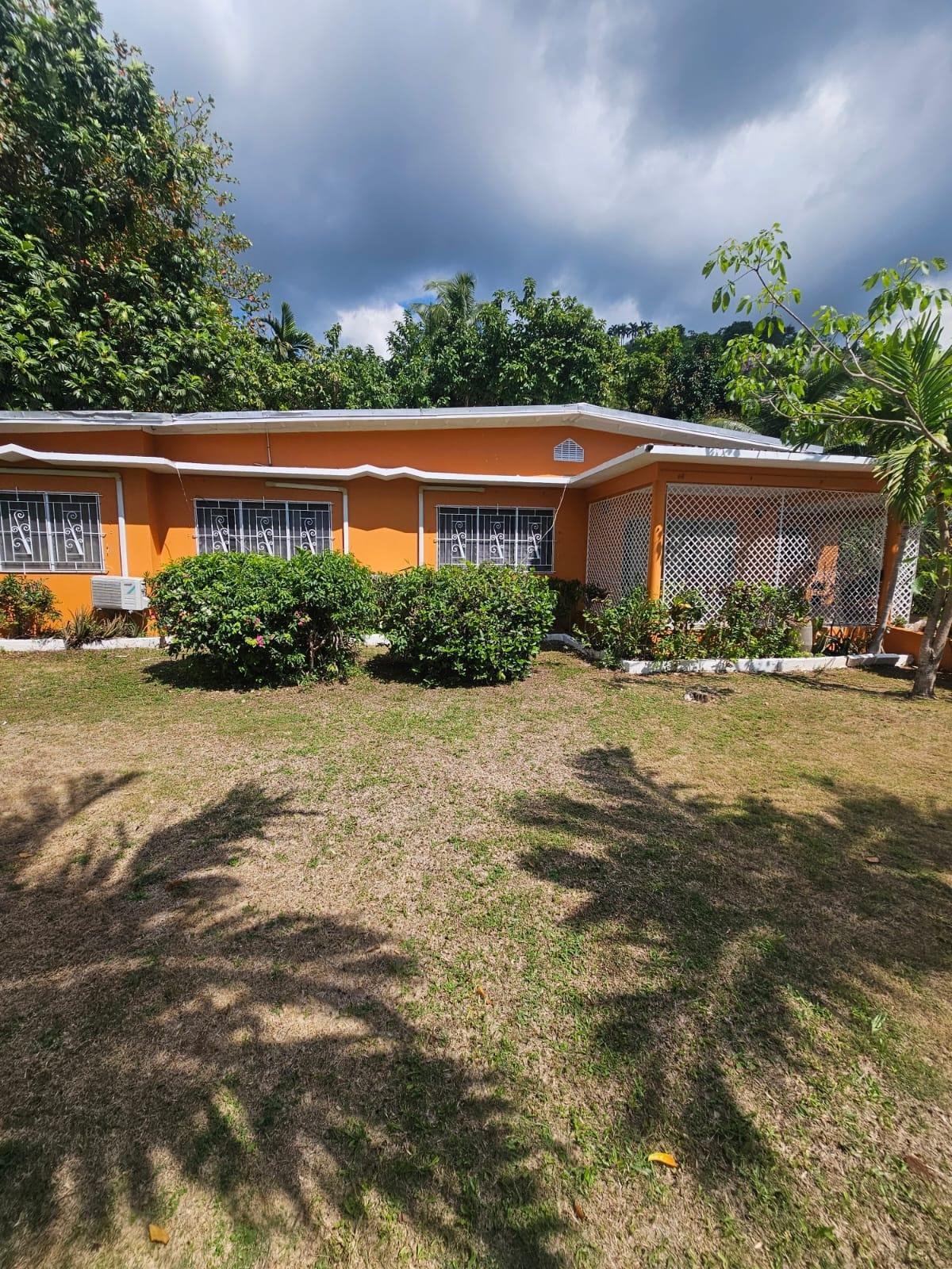 House For Rent: RIDGEFIELD AVENUE, Kingston 8 | $350,000