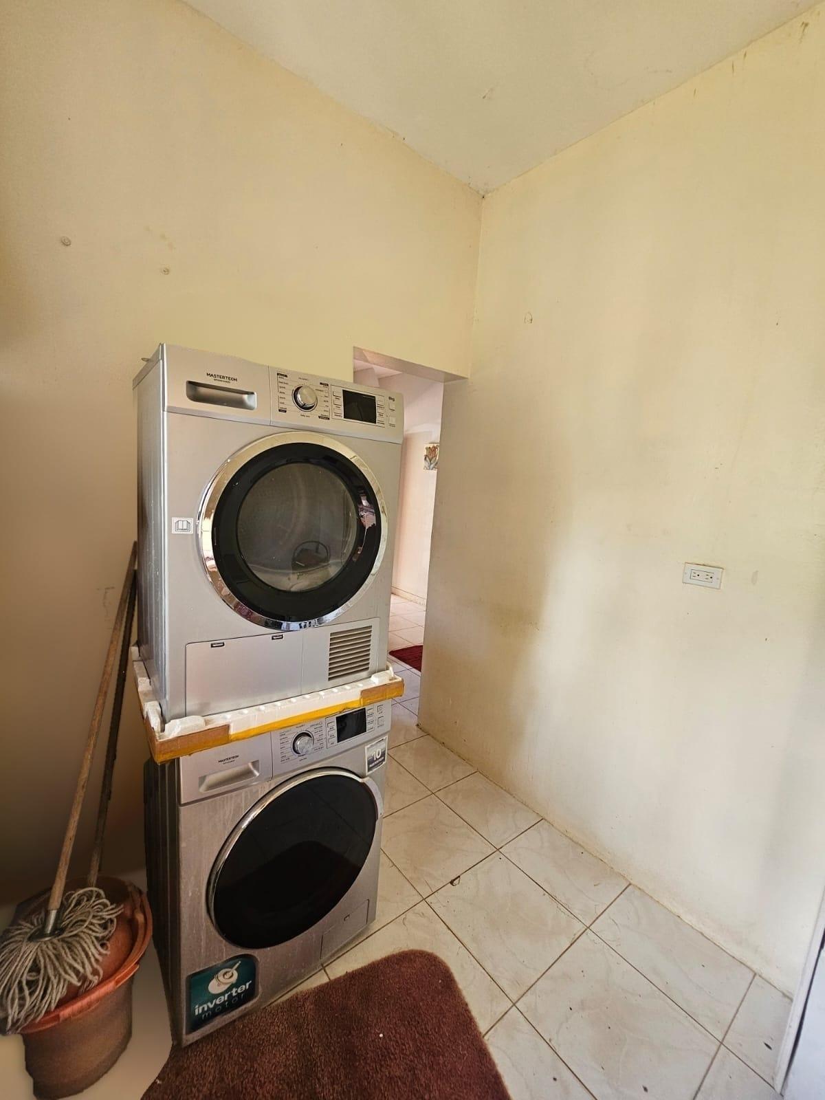 House For Rent: RIDGEFIELD AVENUE, Kingston 8 | $350,000 photo 9