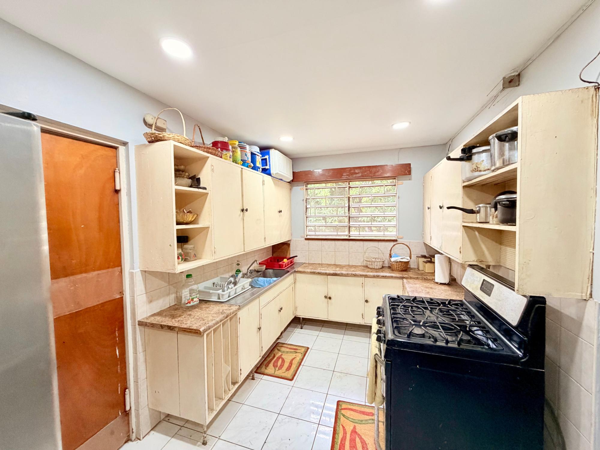 House For Sale: SAVOY TERRACE, Kingston 8 | $75,000,000 photo 10