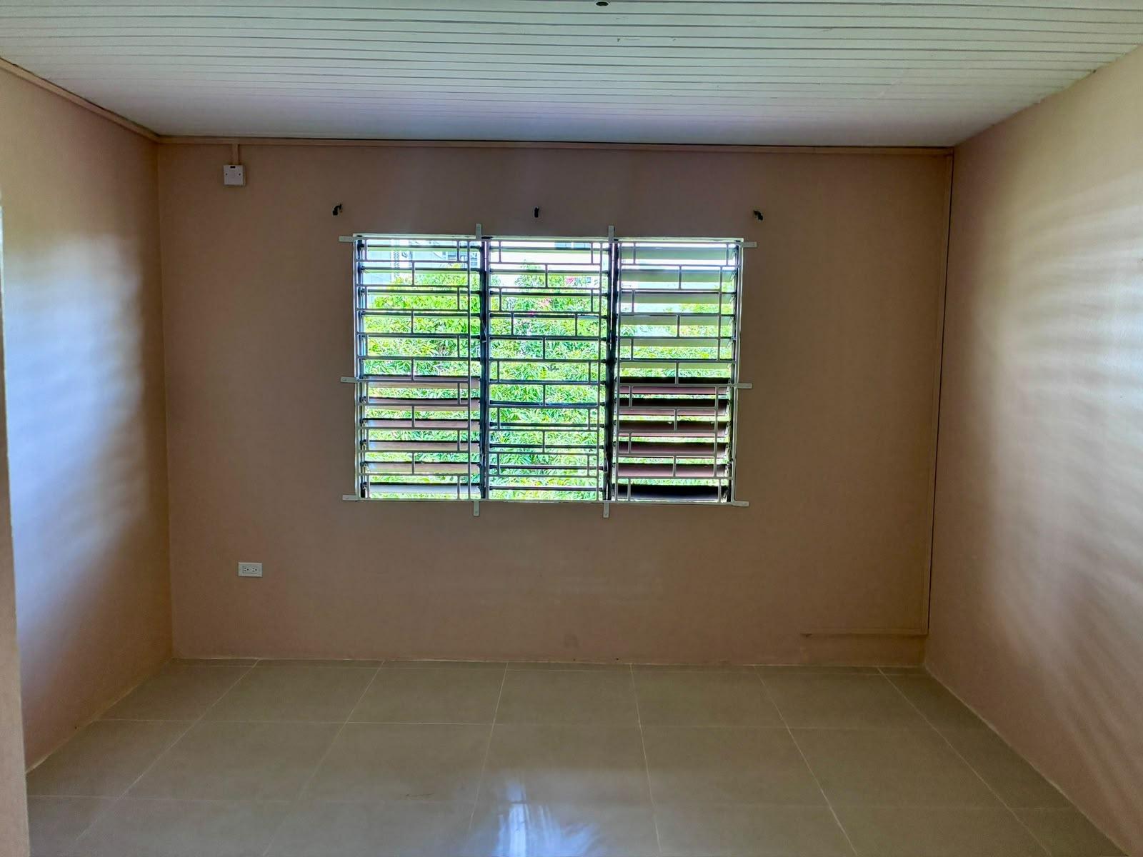 Apartment For Rent: 5 TRAFALGAR ROAD, Kingston 5 | $140,000 photo 4