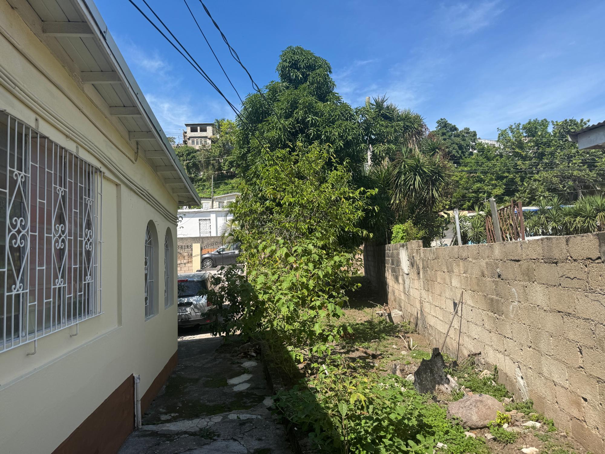 House For Sale: TAVERN CRESCENT, KINGSTON, Kingston 6 | $45,000,000 photo 5