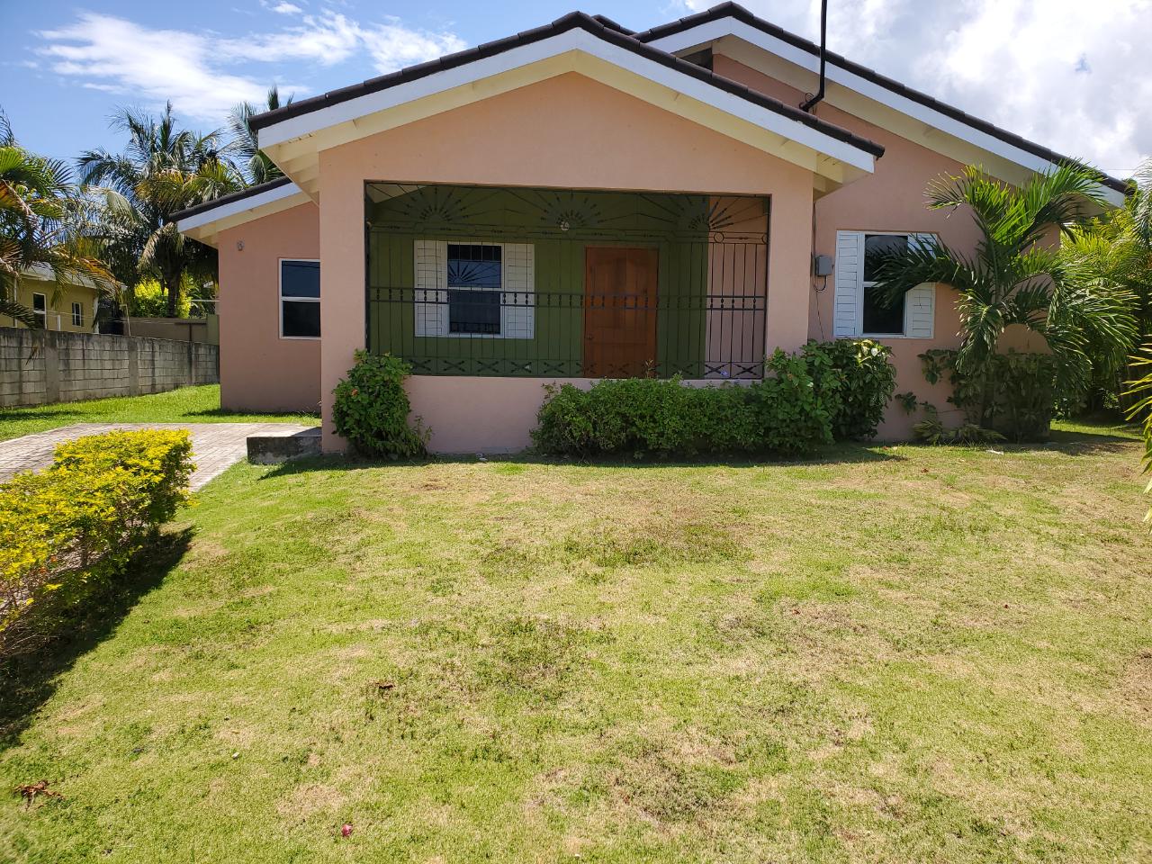 House For Rent: LAPPET DR., DRAX HALL, Ocho Rios | $1,600