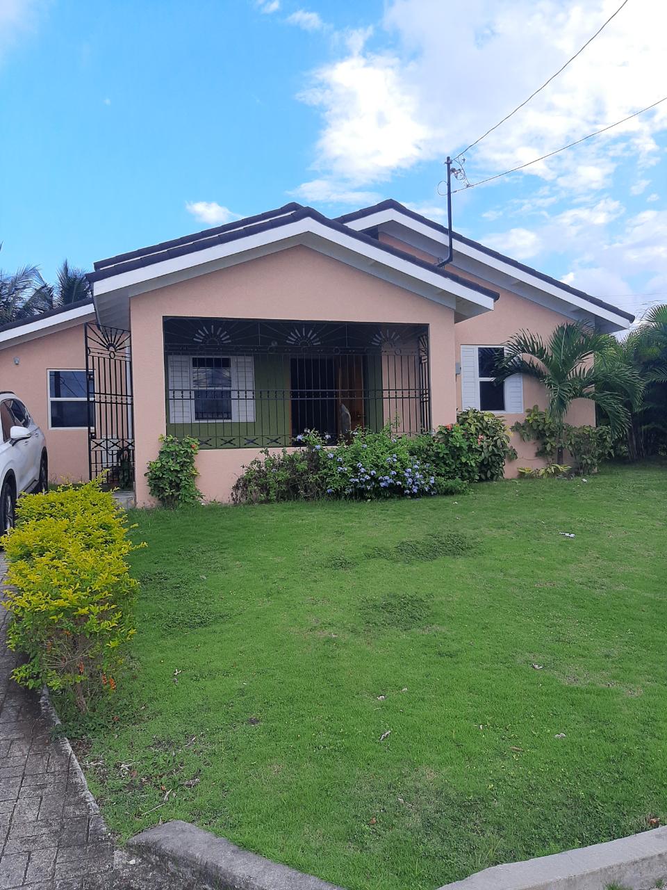 House For Rent: LAPPET DR., DRAX HALL, Ocho Rios | $1,600 photo 2