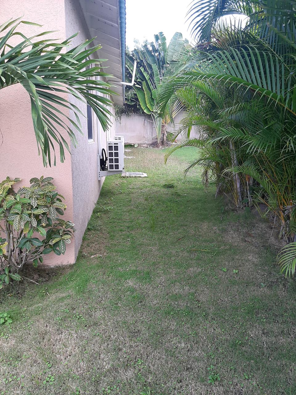 House For Rent: LAPPET DR., DRAX HALL, Ocho Rios | $1,600 photo 9