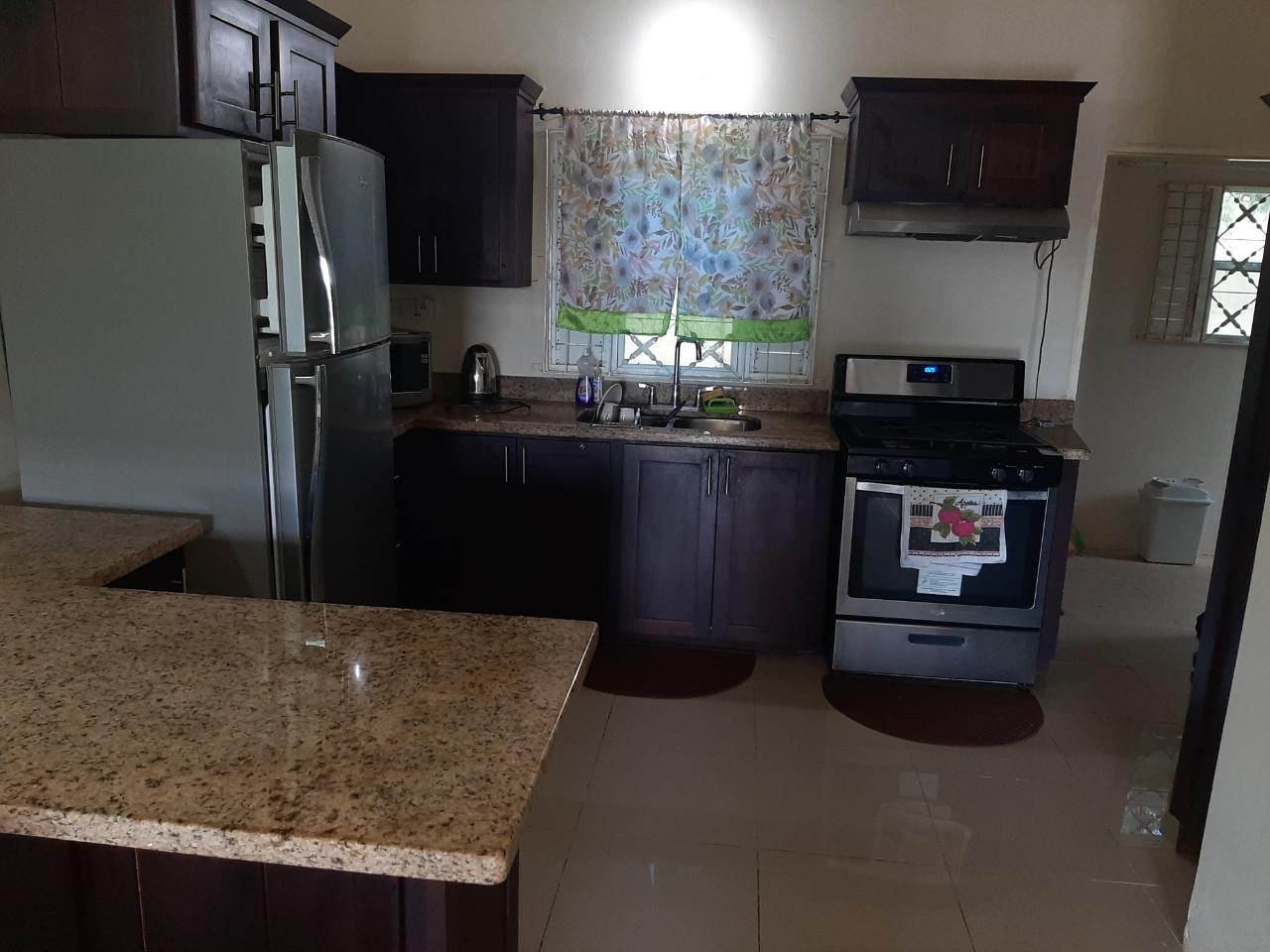 House For Rent: LAPPET DR., DRAX HALL, Ocho Rios | $1,600 photo 12