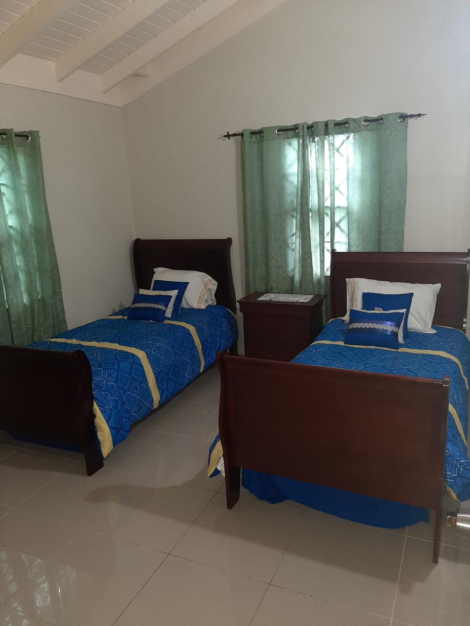 House For Rent: LAPPET DR., DRAX HALL, Ocho Rios | $1,600 photo 24