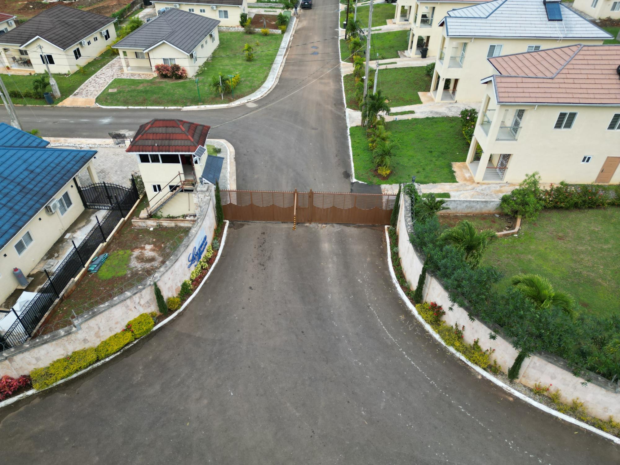 House For Rent: LANCEWOOD MEADOWS, Ocho Rios | $1,600