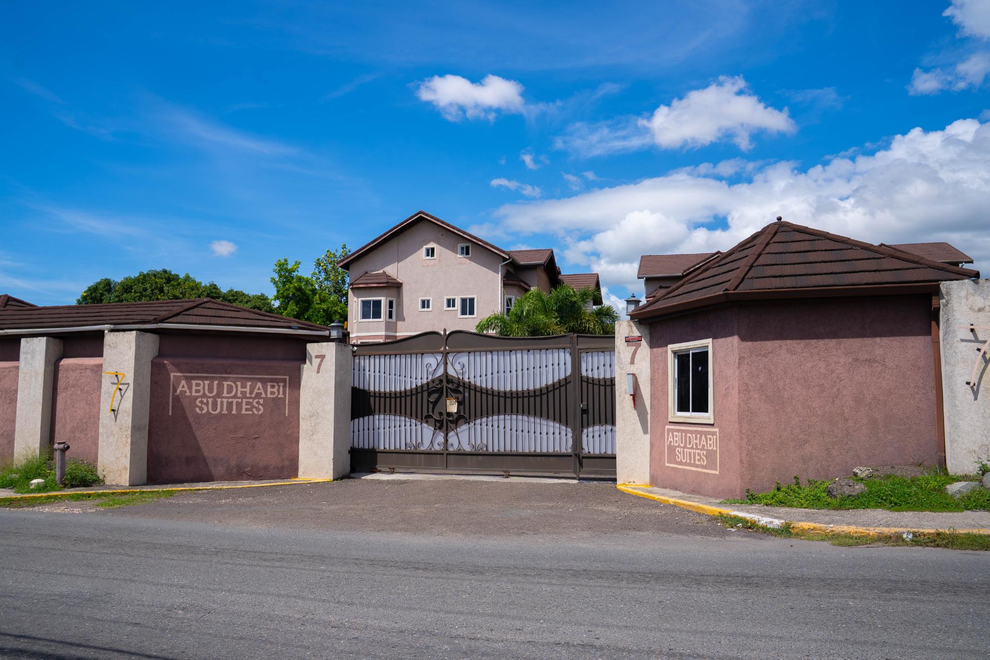 Apartment For Rent: DUKHARAN AVENUE, Kingston 8 | $250,000 photo 3
