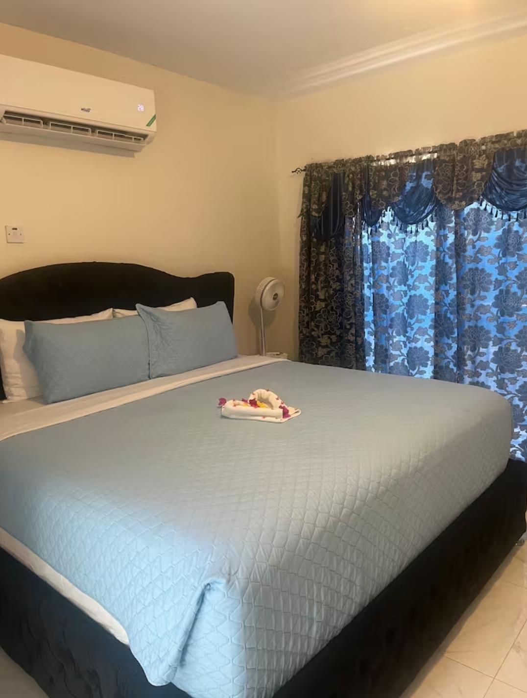 Townhouse For Rent: PHASE 6, ST ANN, Discovery Bay | $1,300 photo 5