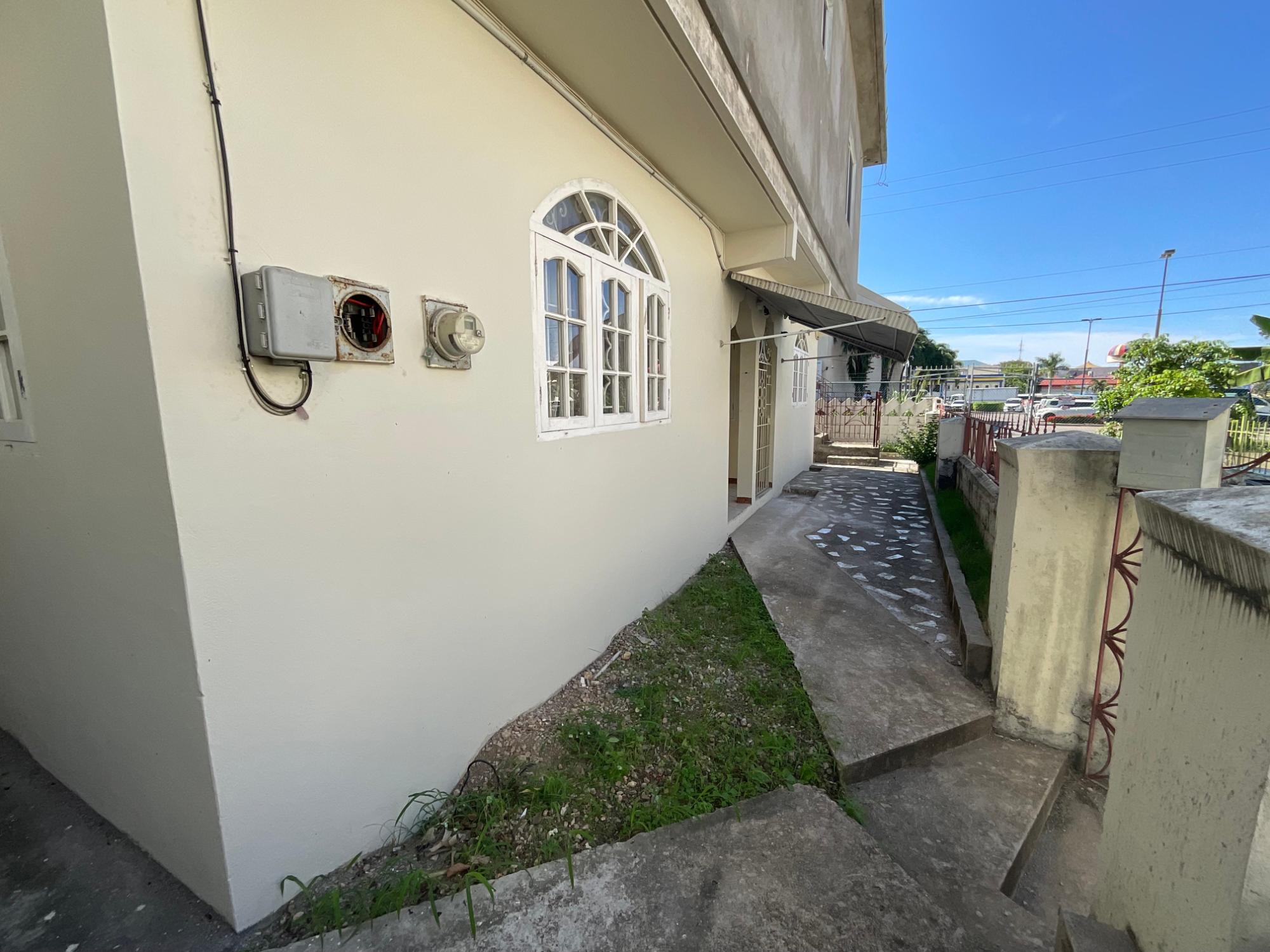 House For Rent: 11 MANSFIELD GREEN OCHO R, Ocho Rios | $100,000 photo 2