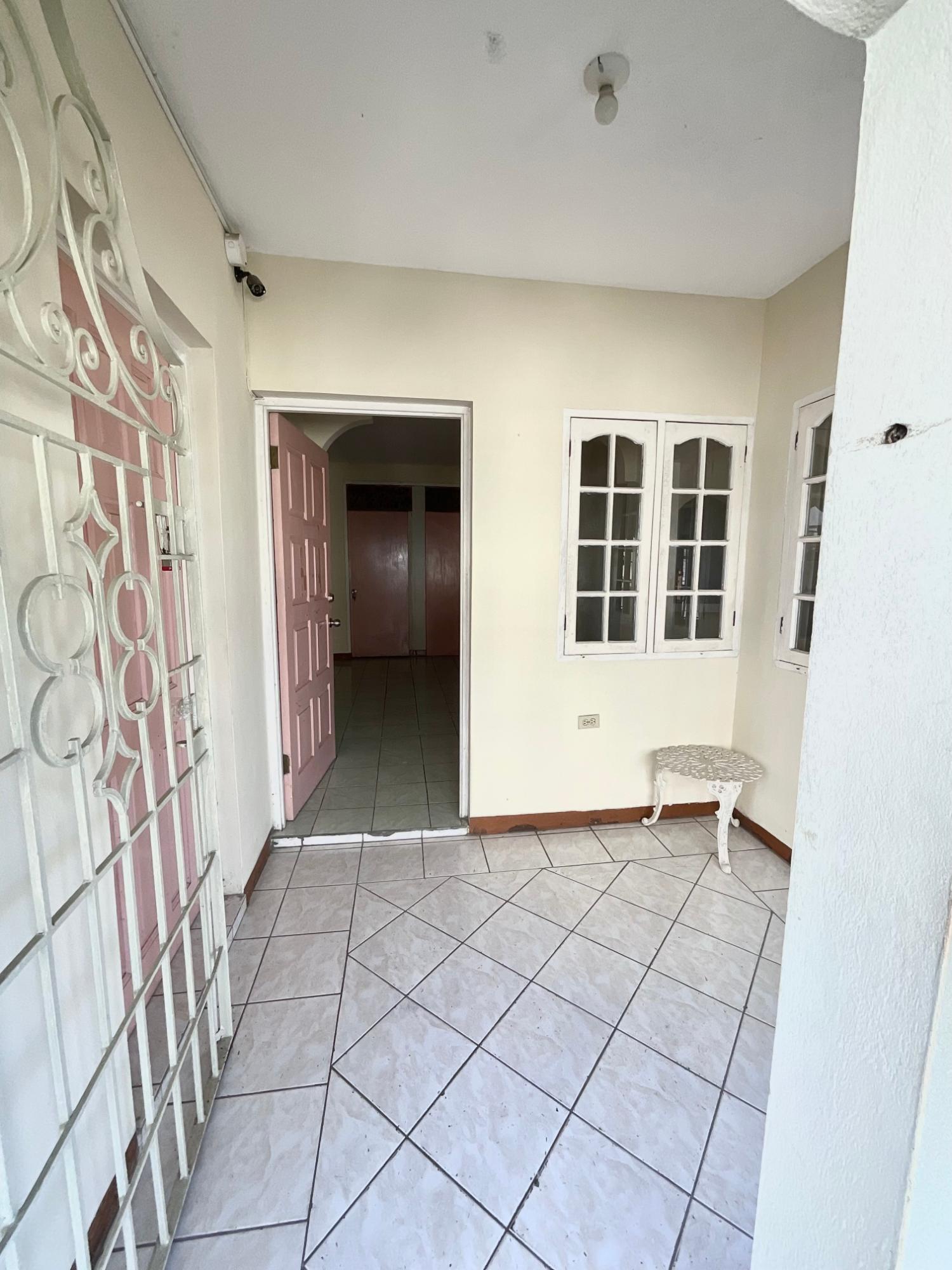 House For Rent: 11 MANSFIELD GREEN OCHO R, Ocho Rios | $100,000 photo 4