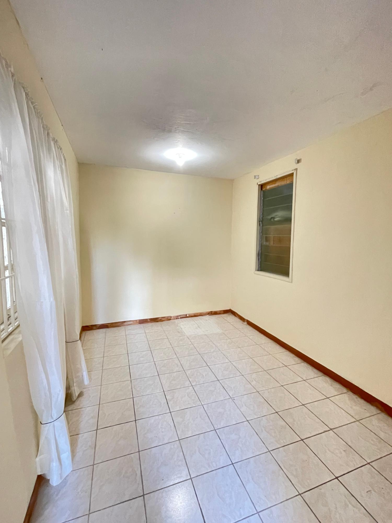 House For Rent: 11 MANSFIELD GREEN OCHO R, Ocho Rios | $100,000 photo 9