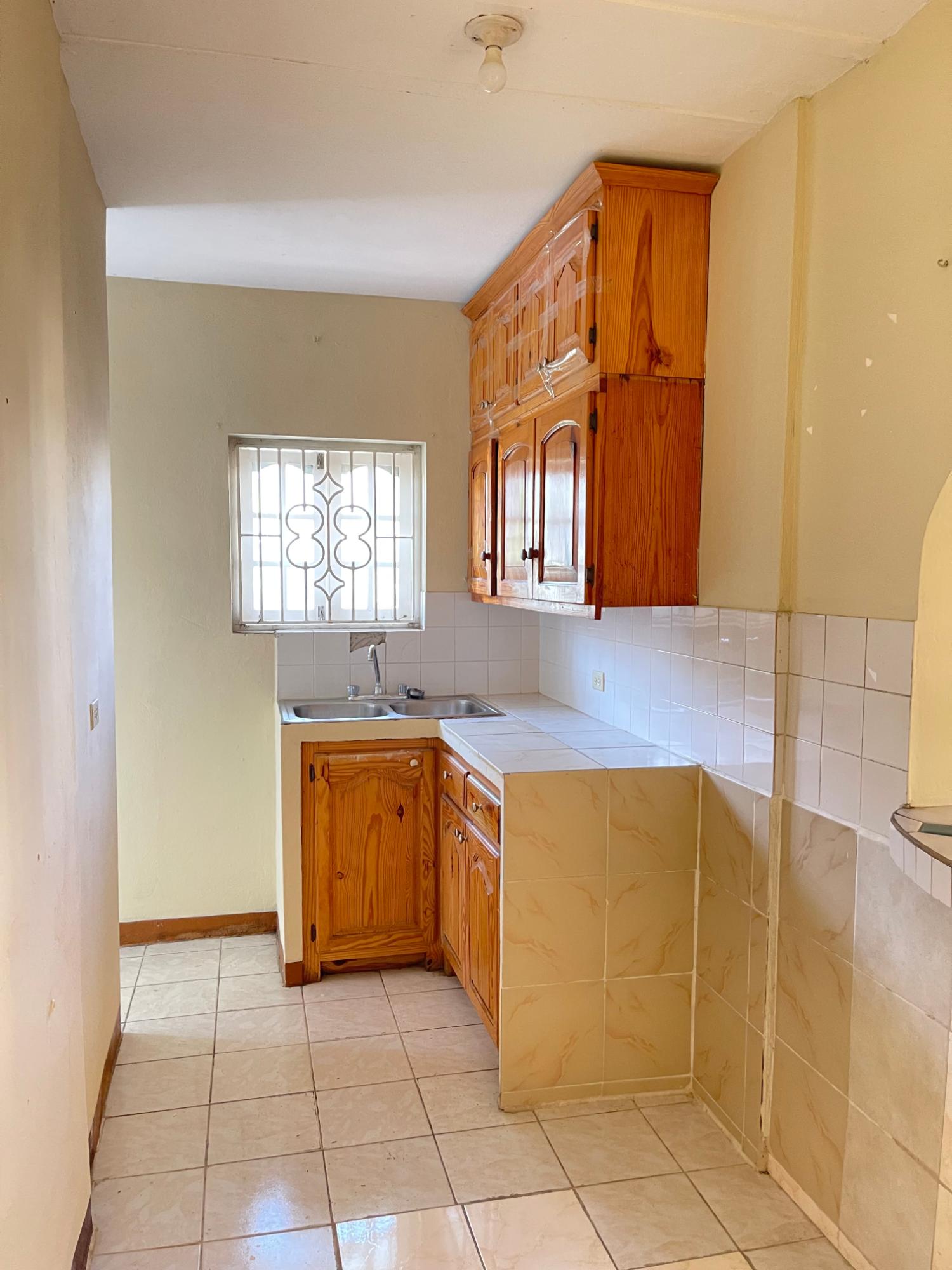 House For Rent: 11 MANSFIELD GREEN OCHO R, Ocho Rios | $100,000 photo 12