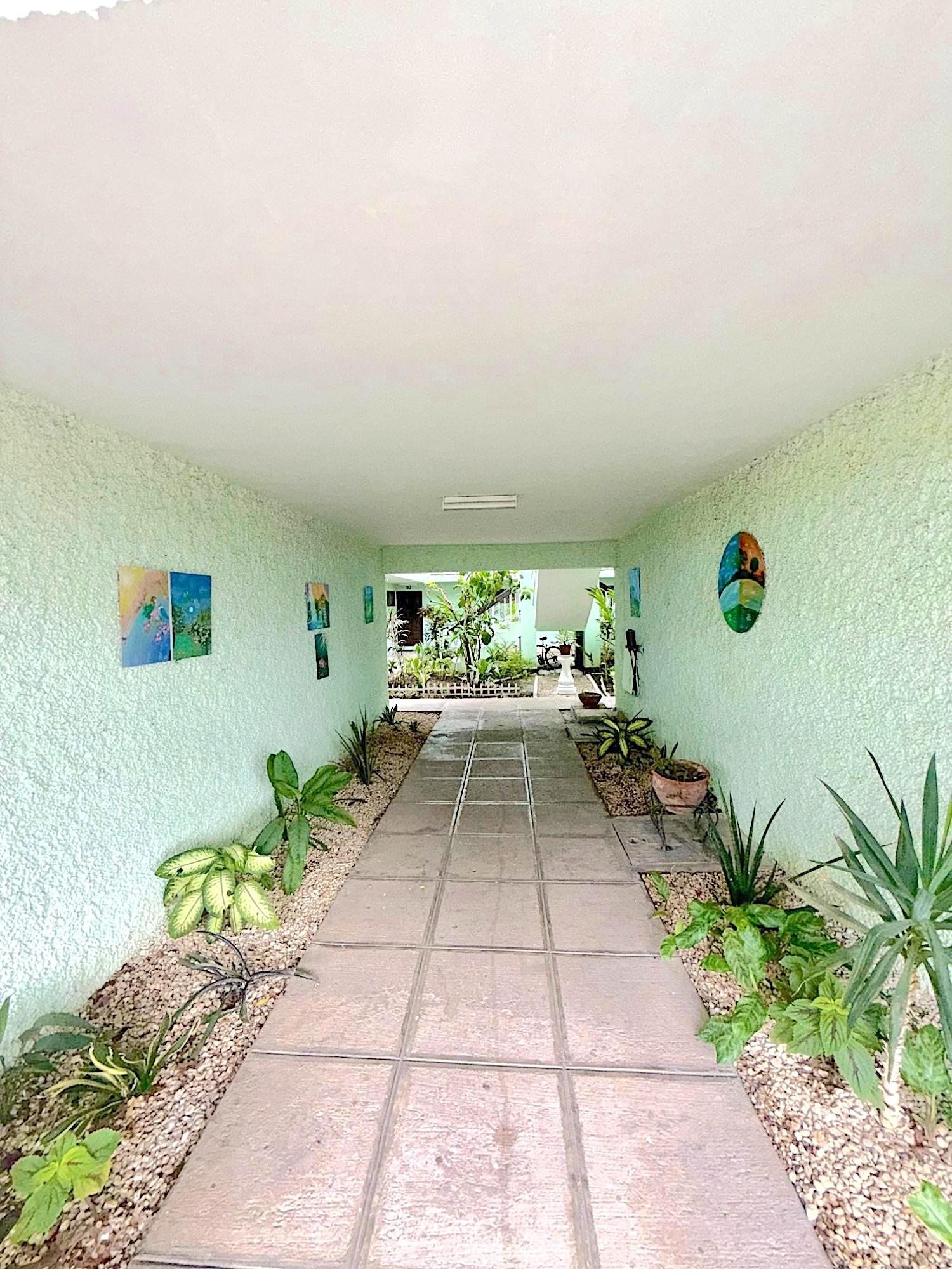 Apartment For Rent: HOPE ROAD, Kingston 6 | $190,000 photo 2