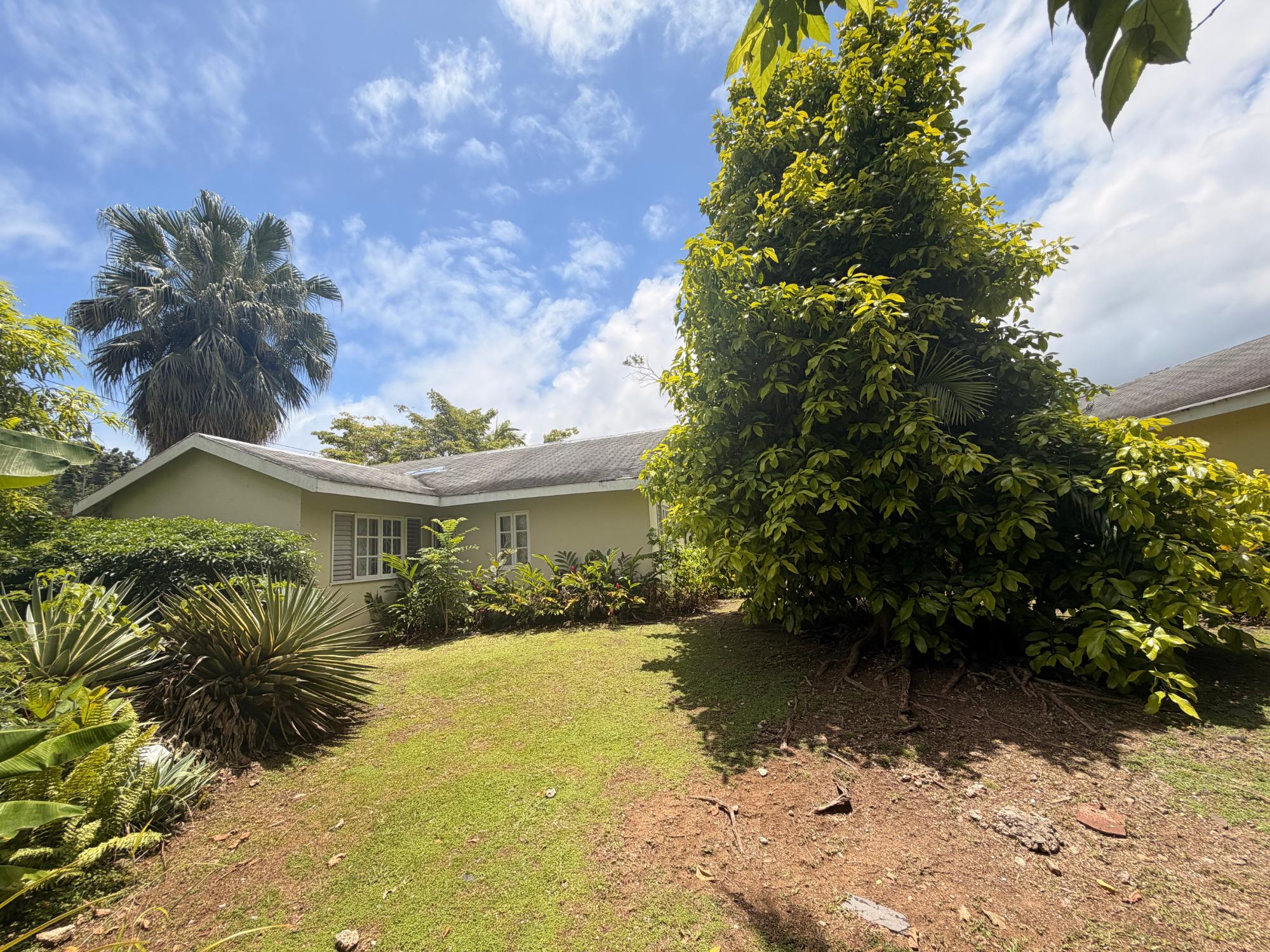 House For Sale: VILLAGE GREEN DRAX HALL, Drax Hall Estate | $209,000 photo 10