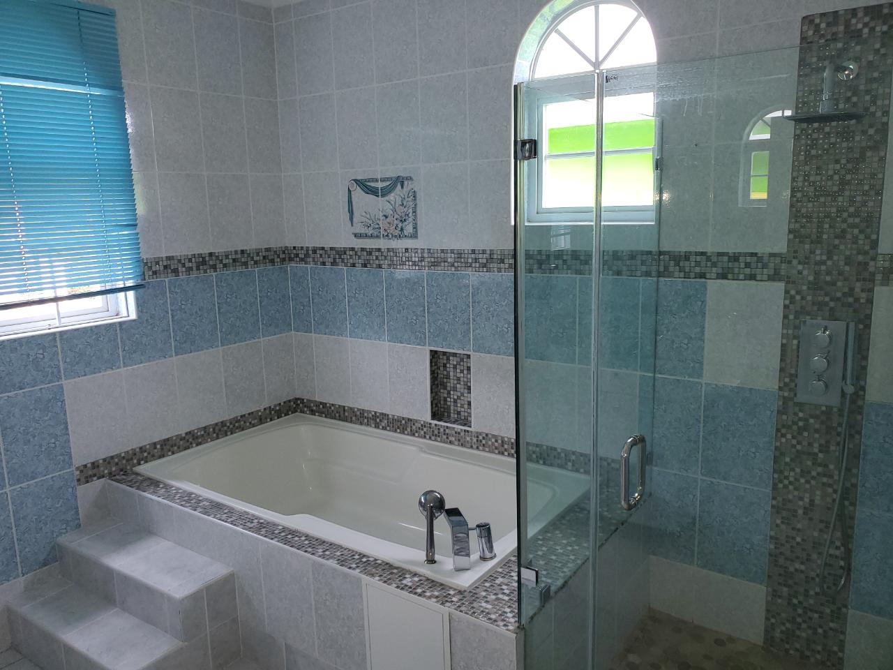 House For Rent: BOGUE VILLAGE, Montego Bay | $1,300 photo 9