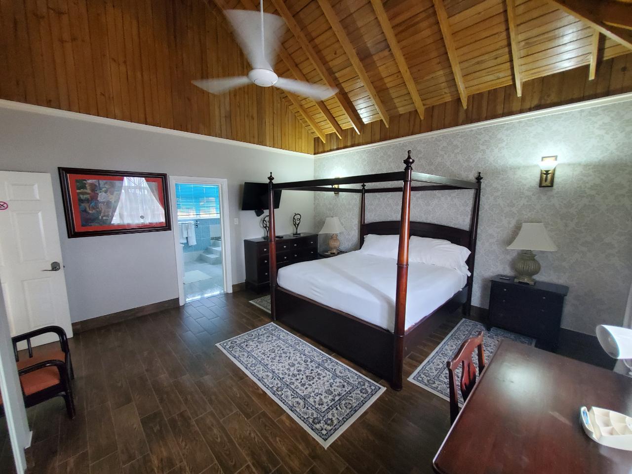 House For Rent: BOGUE VILLAGE, Montego Bay | $1,300 photo 11