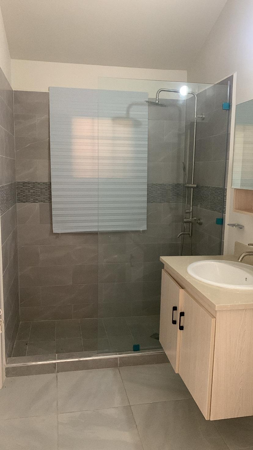 House For Rent: CAMELOT VILLAGE, PHASE 4, Discovery Bay | $130,000 photo 7