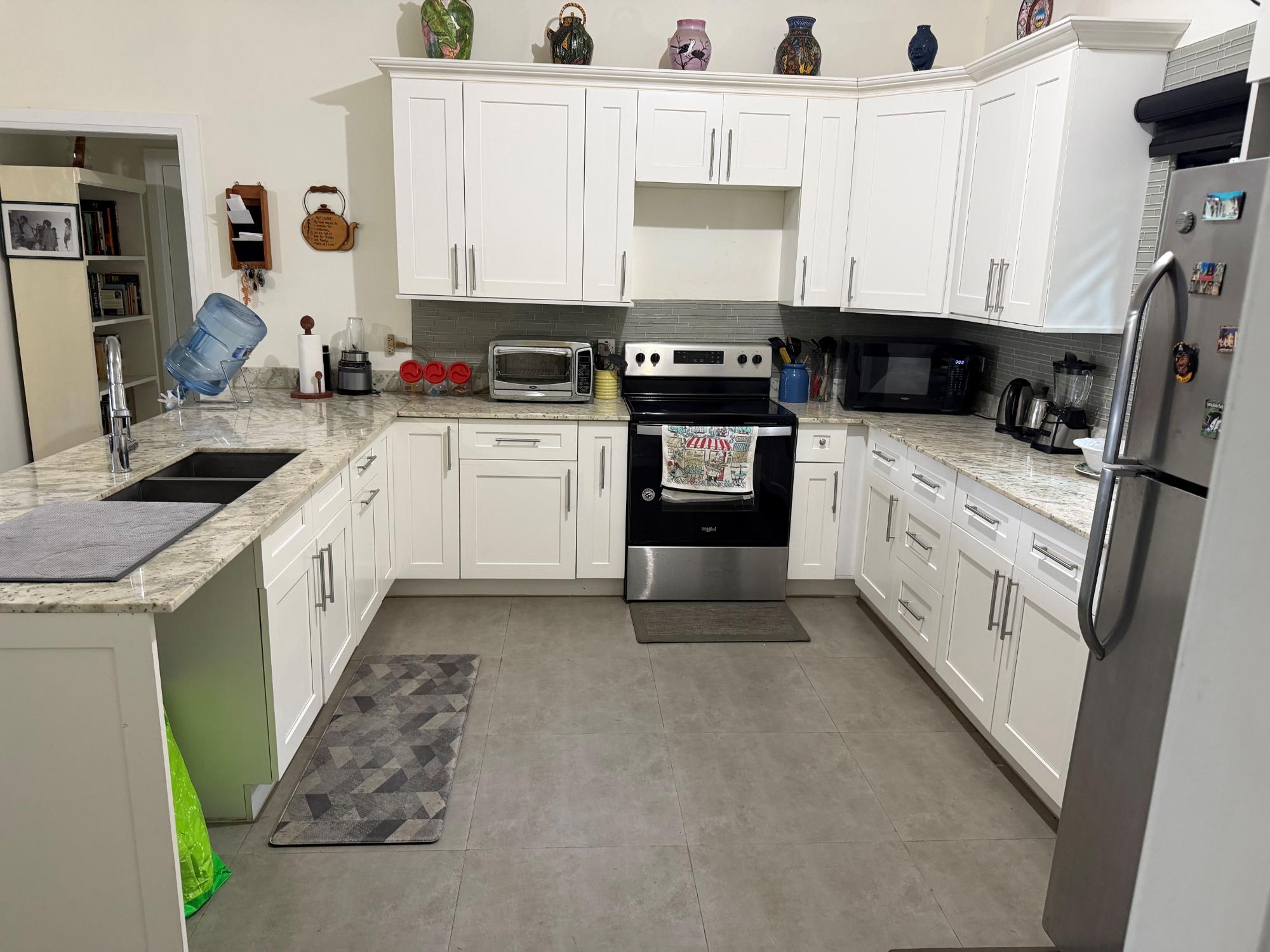 Apartment For Sale: WEST BELLEVUE DRIVE, Kingston 19 | $62,000,000 photo 6