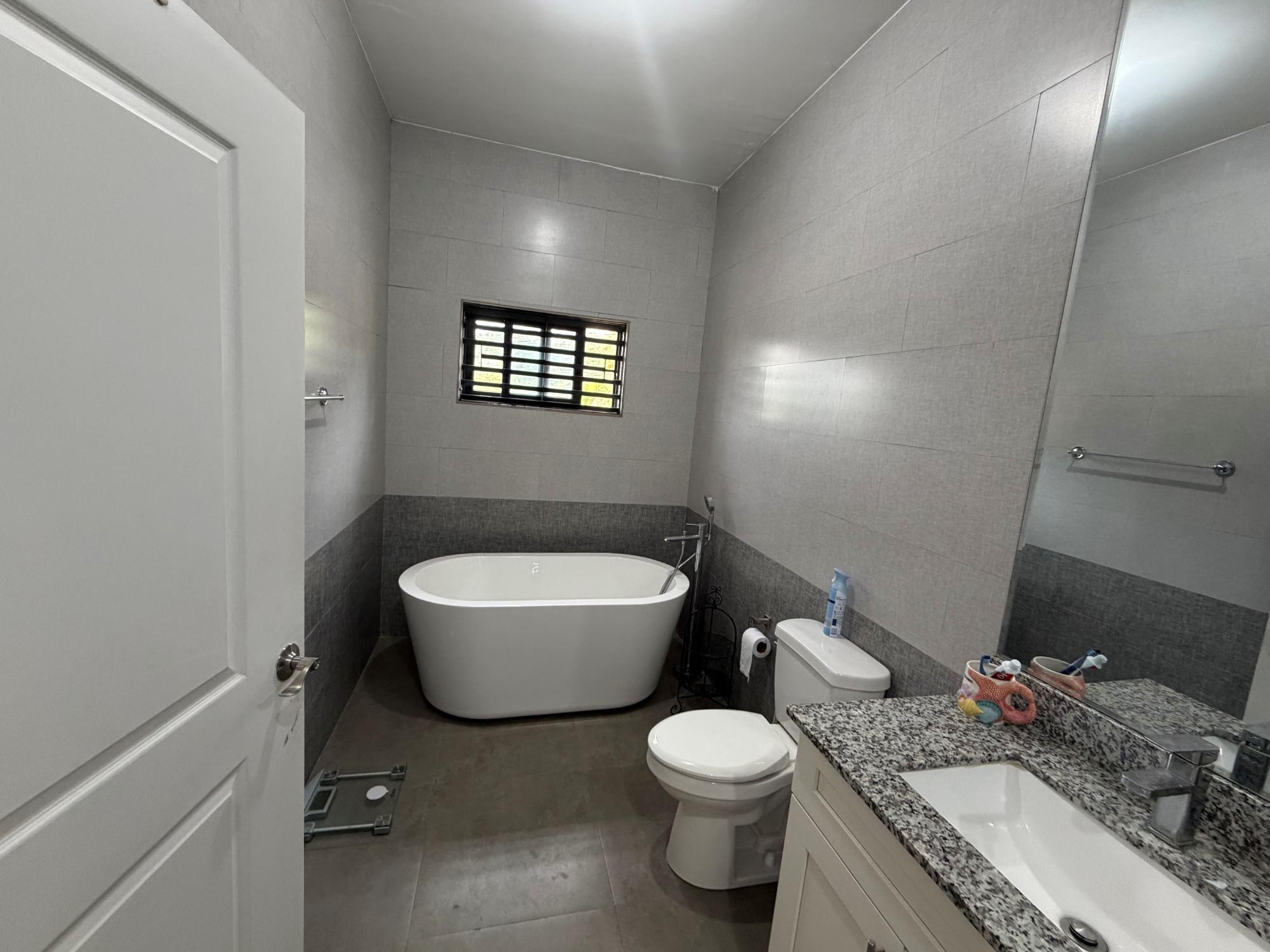 Apartment For Sale: WEST BELLEVUE DRIVE, Kingston 19 | $62,000,000 photo 10