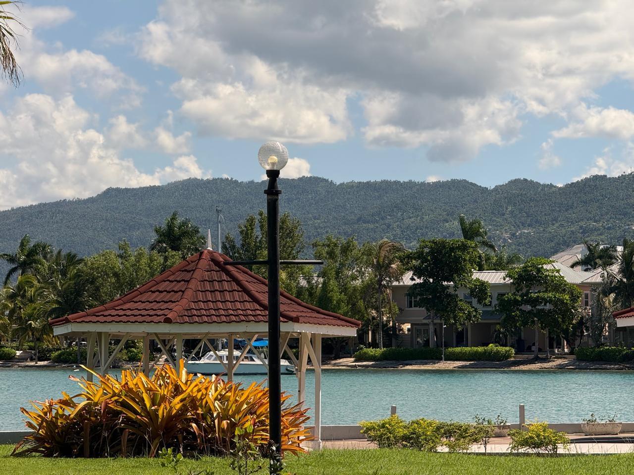 Apartment For Rent: OCEAN PINES, FREEPORT, Montego Bay | $1,800