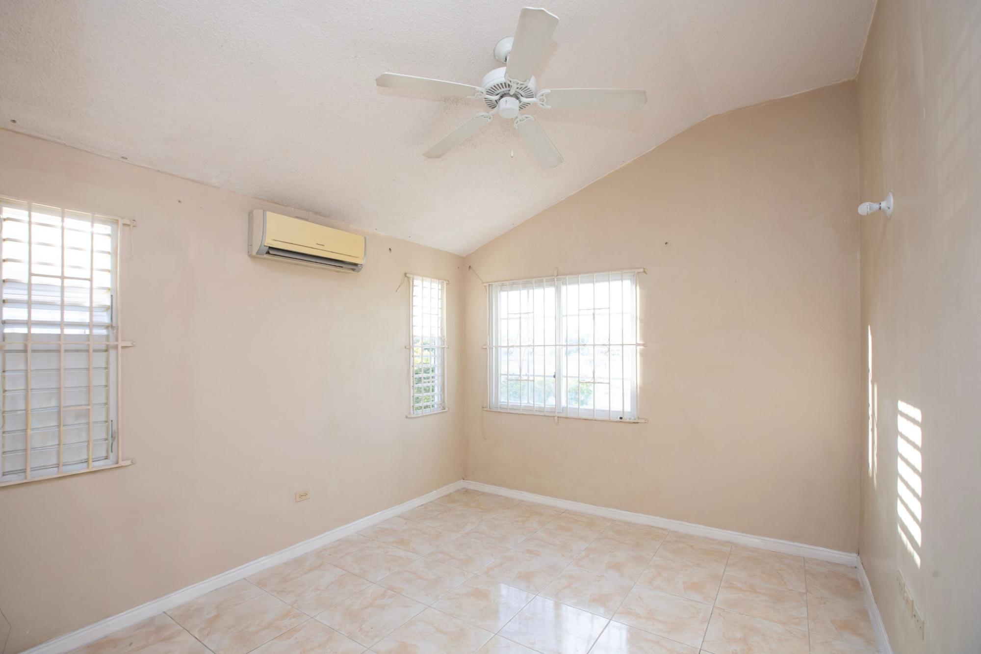 House For Rent: COLLINGWOOD CIRCLE,, Portmore Country Club | $120,000 photo 5