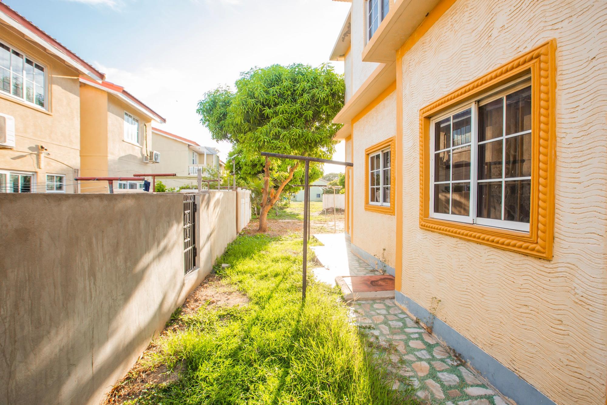 House For Rent: COLLINGWOOD CIRCLE,, Portmore Country Club | $120,000 photo 7