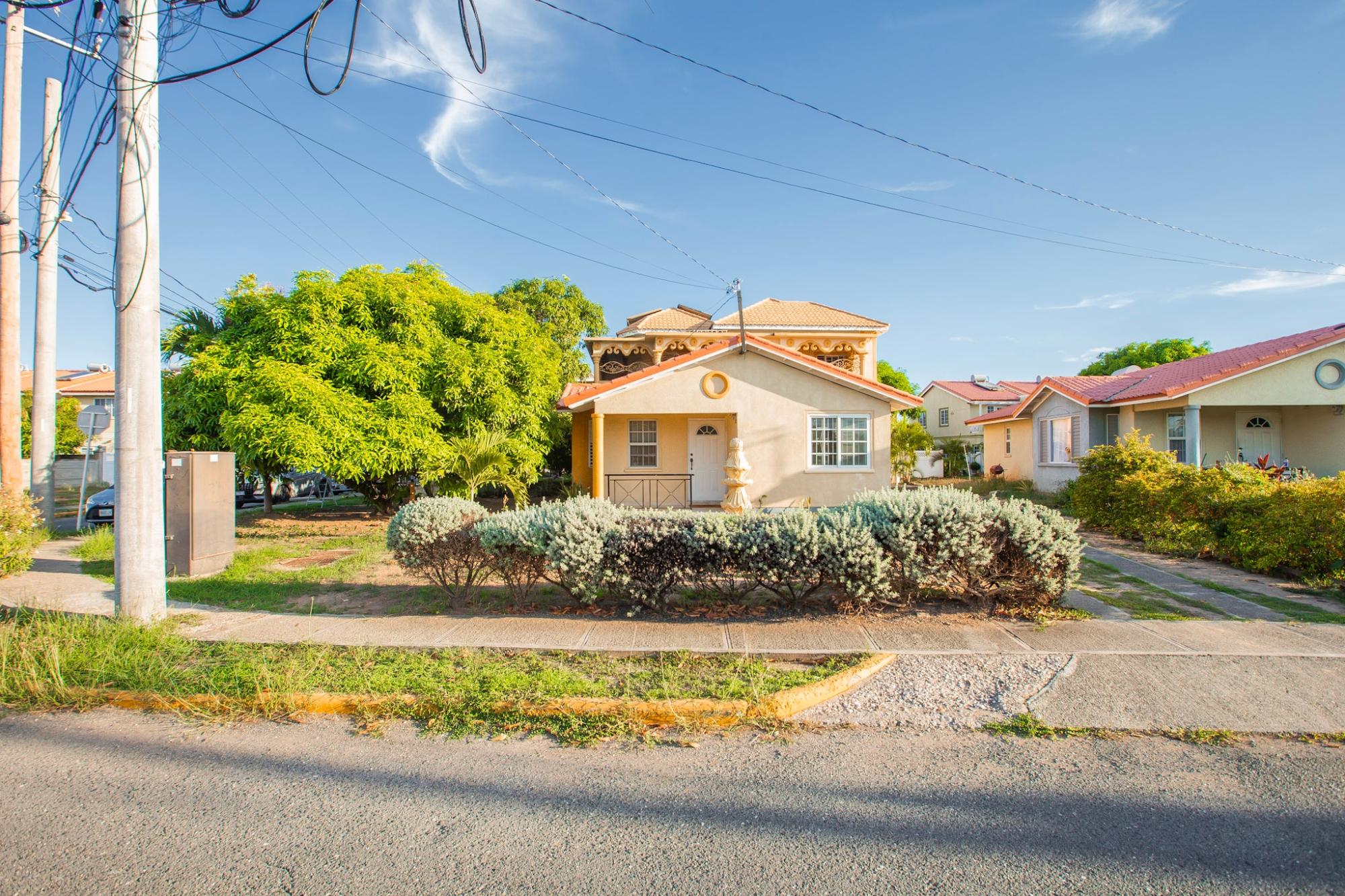 House For Rent: COLLINGWOOD CIRCLE,, Portmore Country Club | $120,000 photo 11