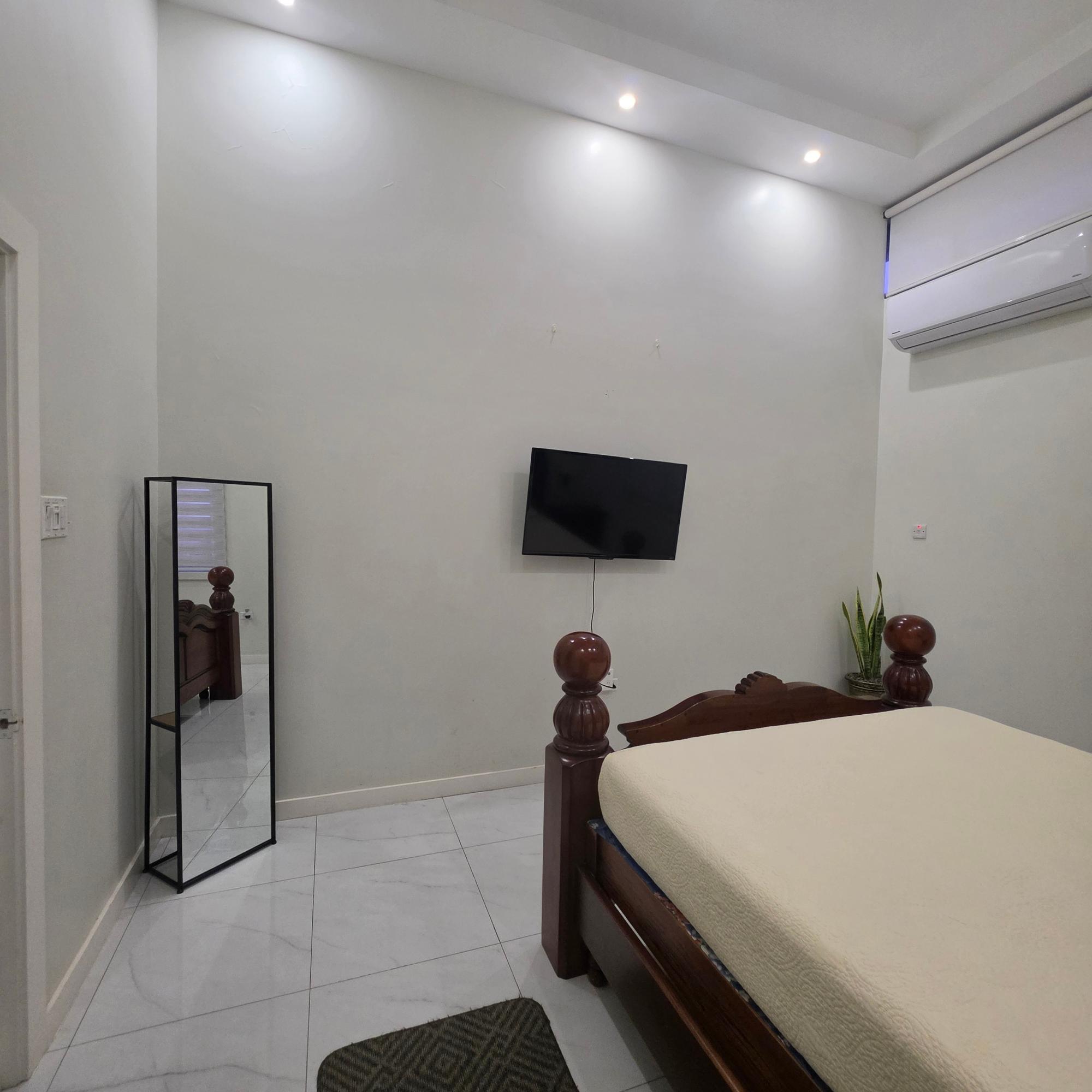 Apartment For Rent: CHARLEMONT AVENUE, Kingston 6 | $1,300 photo 13
