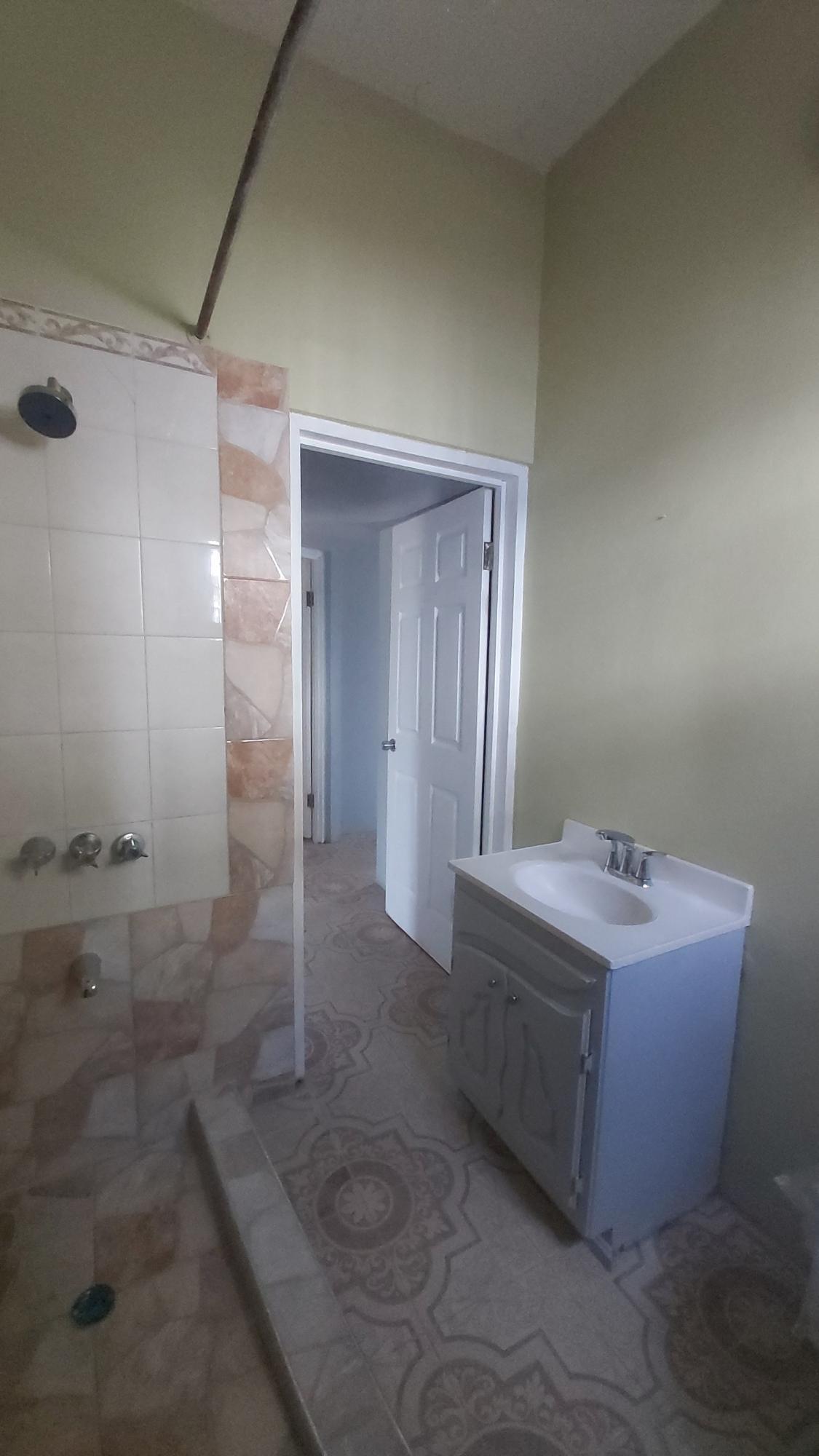Apartment For Rent: INGLEWOOD, May Pen | $60,000 photo 4